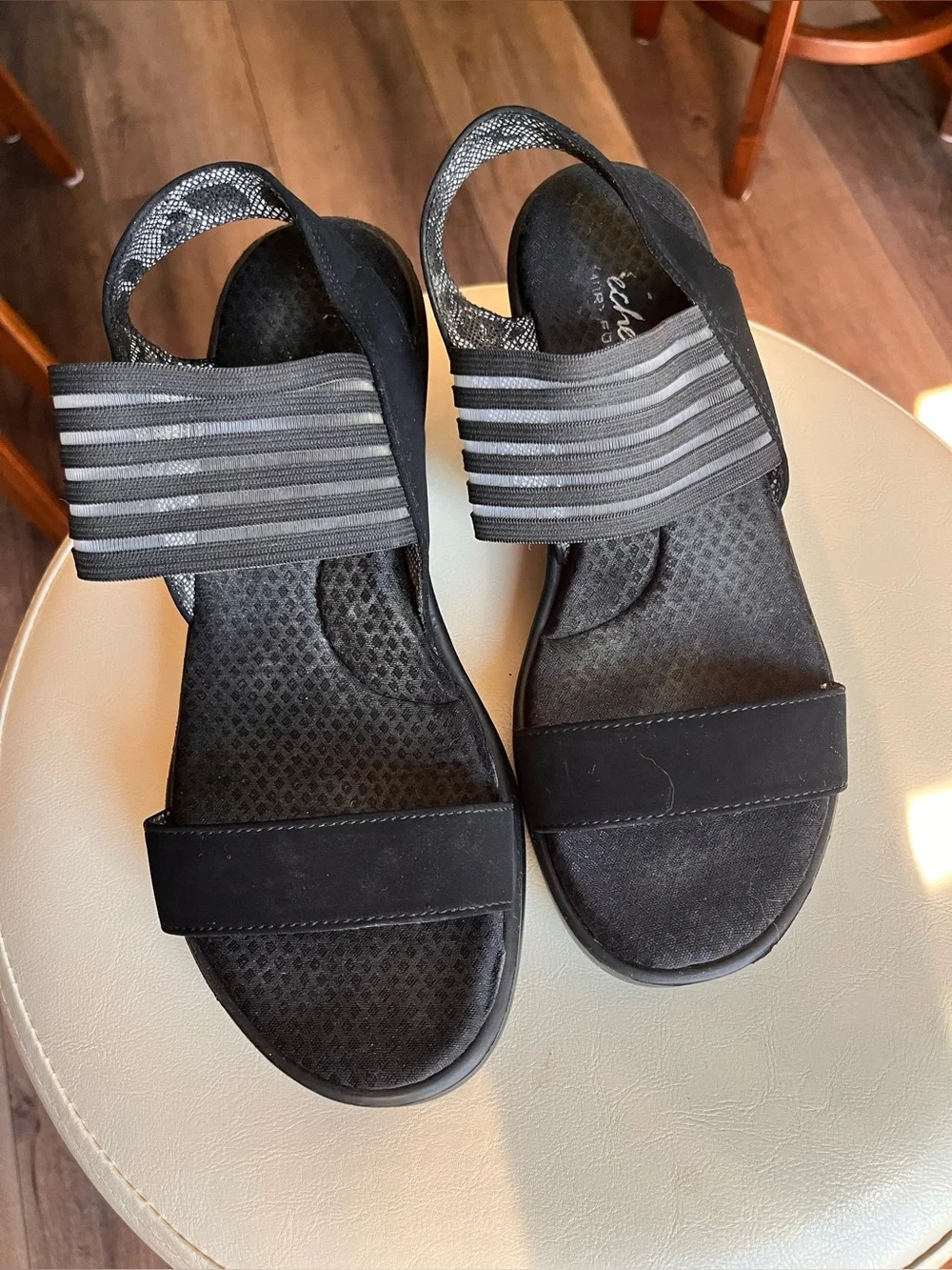 Sketchers Memory foam Black Wedge Heel Sandals! Very comfy and Cute! Size 9!
